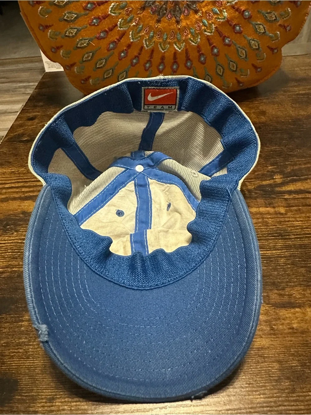 Nike casual trucker